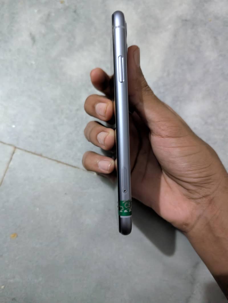 Apple iPhone 11 6
