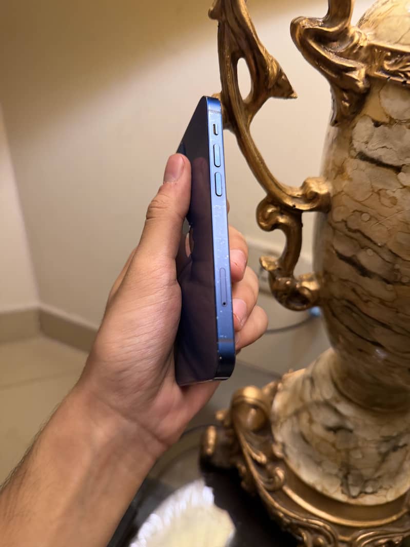 iphone 12 mini 4