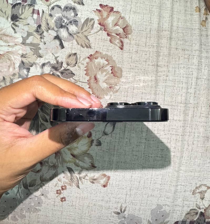 Apple iPhone 14 Pro Max 5