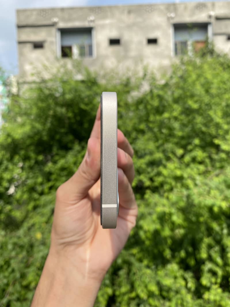 Apple iPhone 12 4