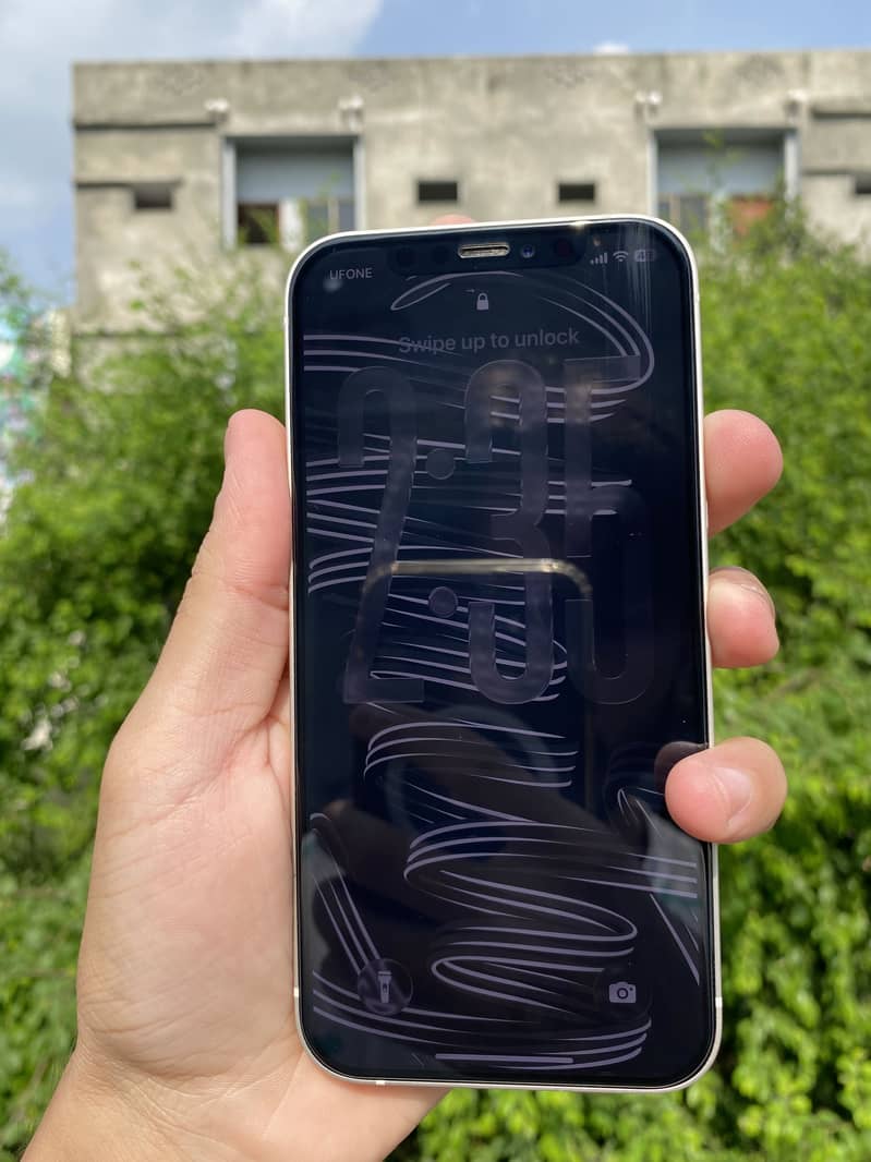 Apple iPhone 12 7