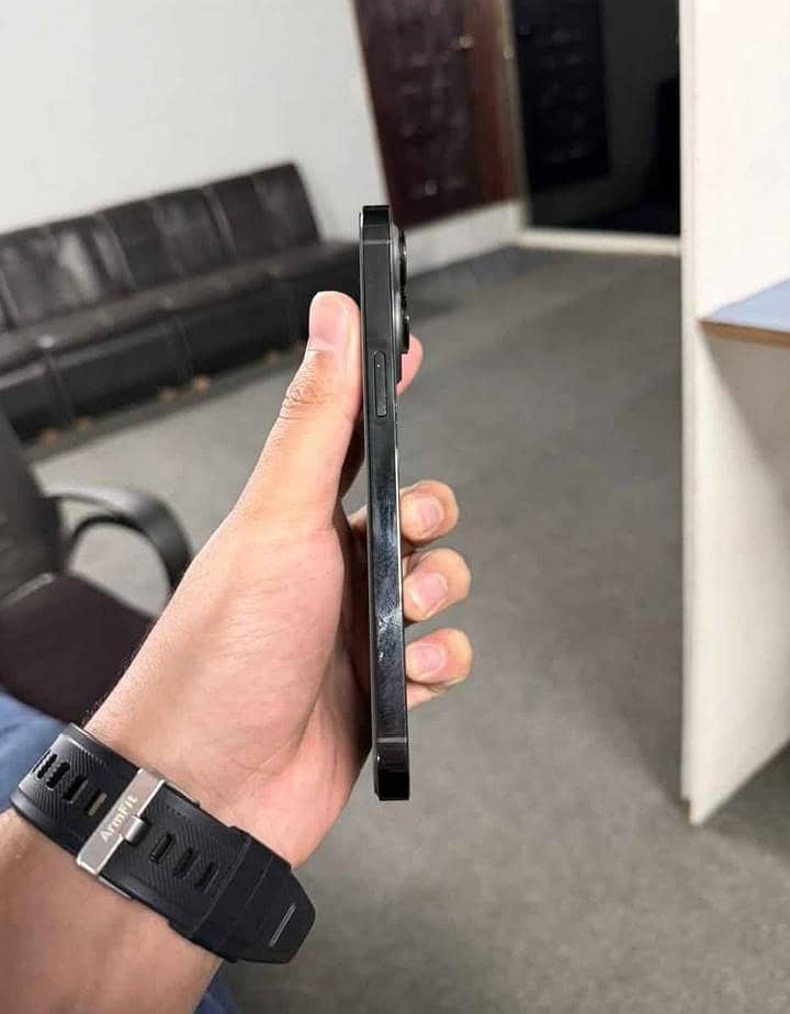 Apple iPhone 14 Pro Max 1