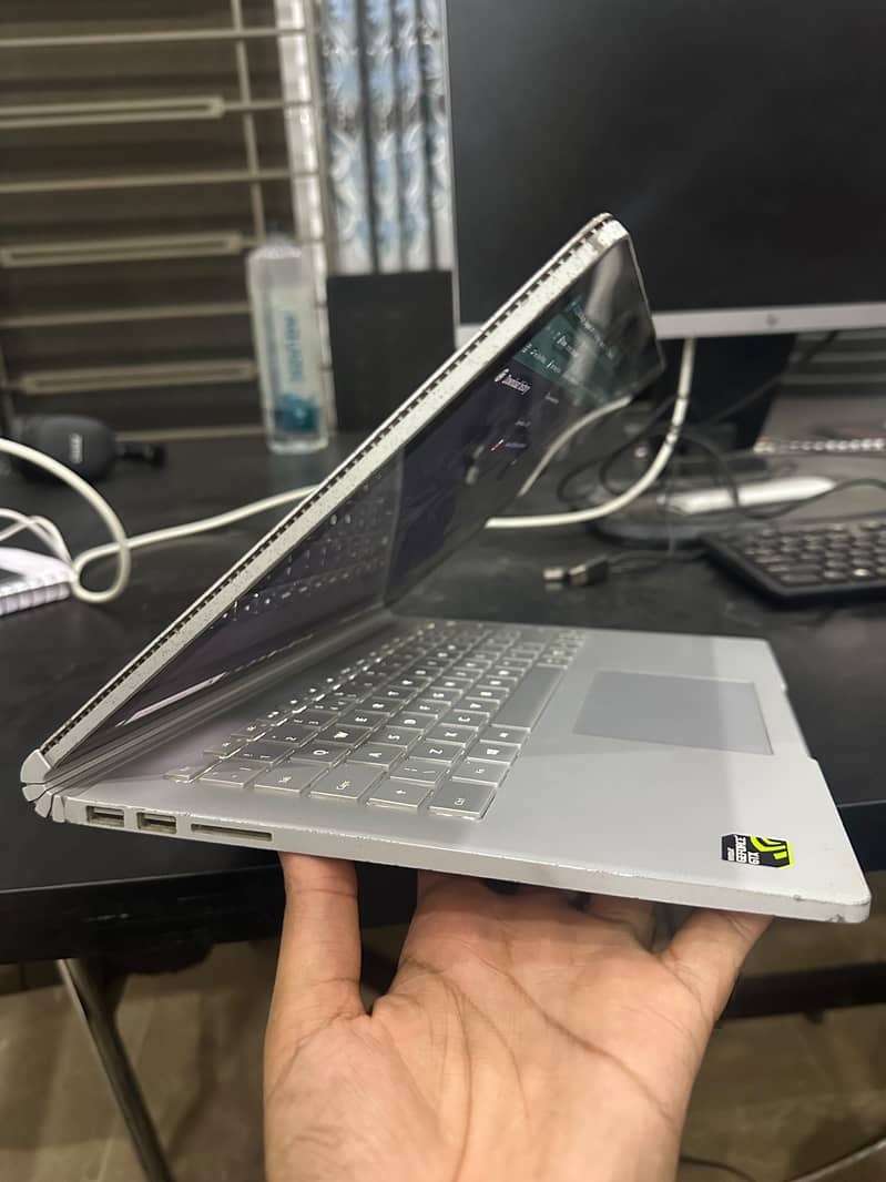 Microsoft Surface book 1