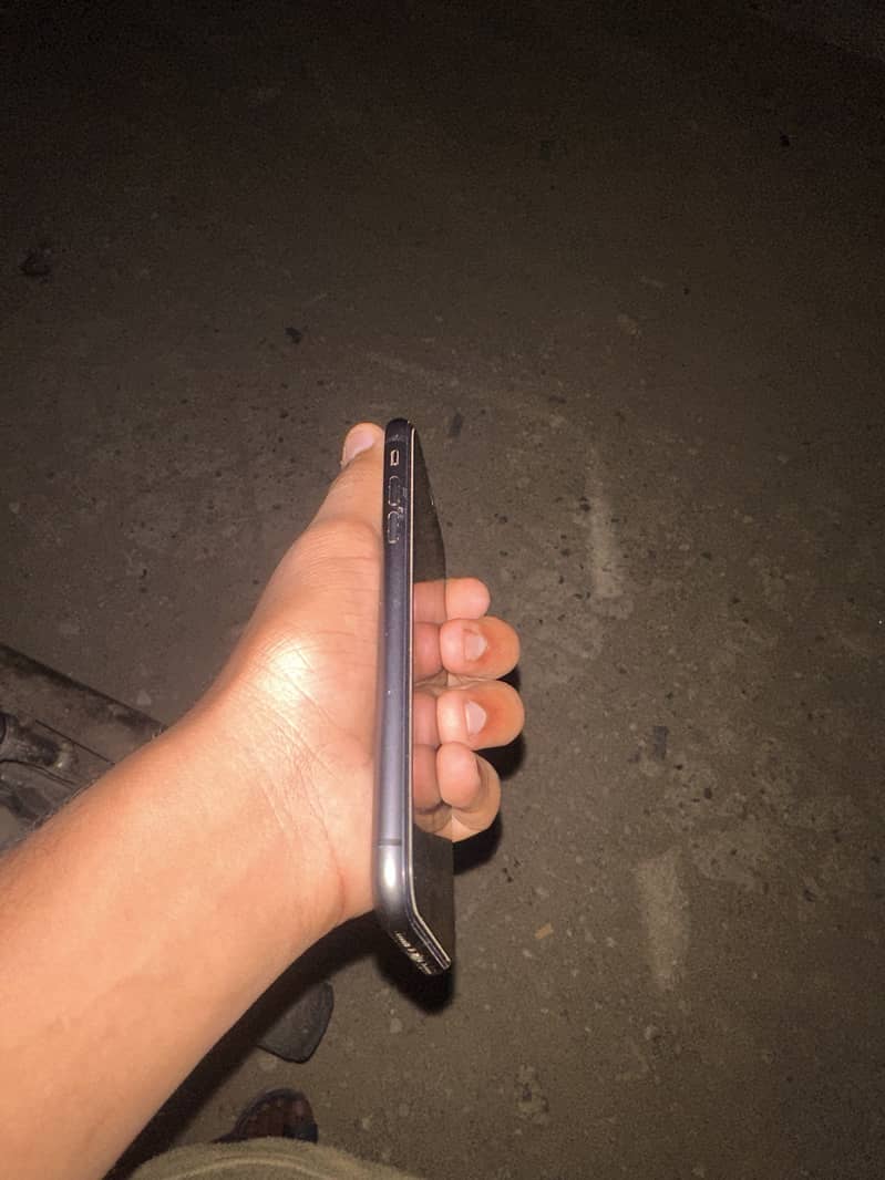 Apple iPhone 11 5