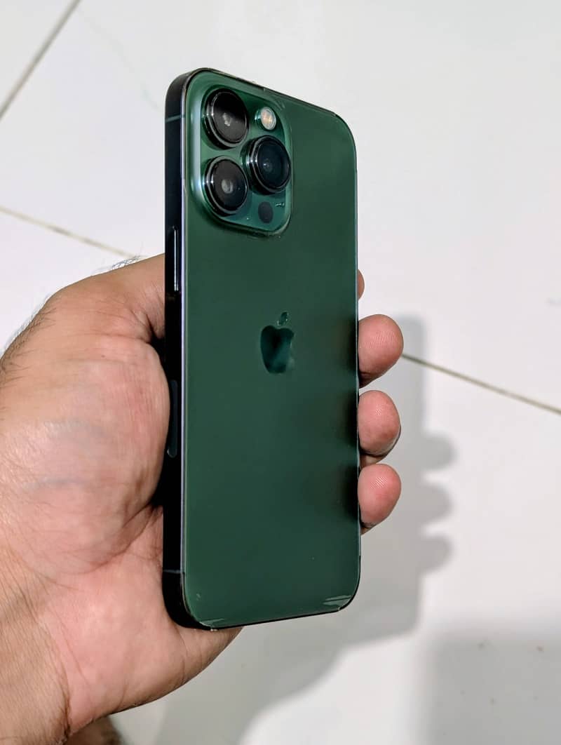 Apple iPhone 13 Pro 2