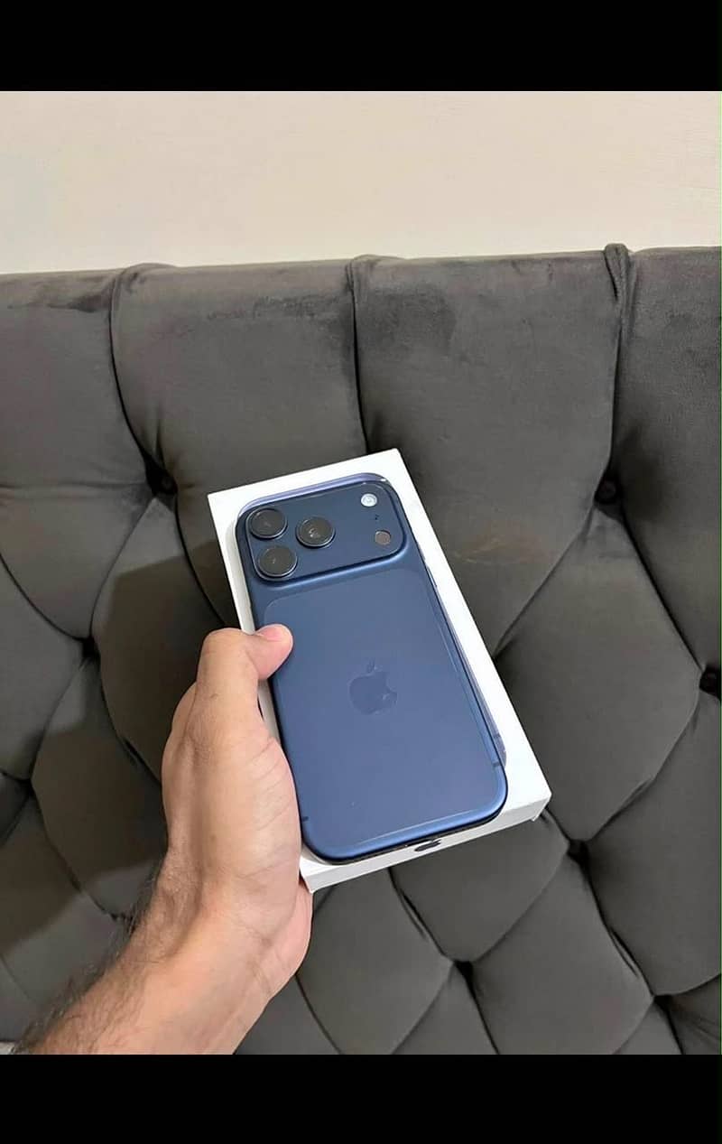 IPHONE 17 PRO 1