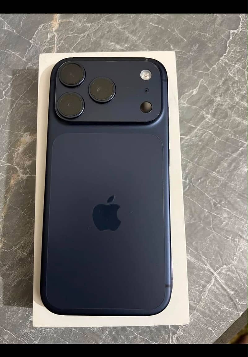 IPHONE 17 PRO 3