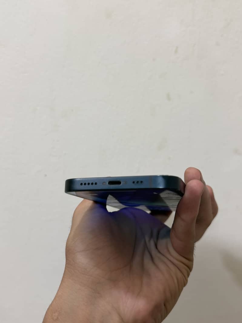 Apple iPhone 14 3