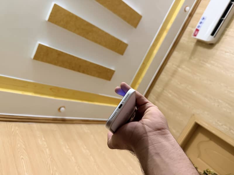 Apple iPhone 17 Pro Max 4