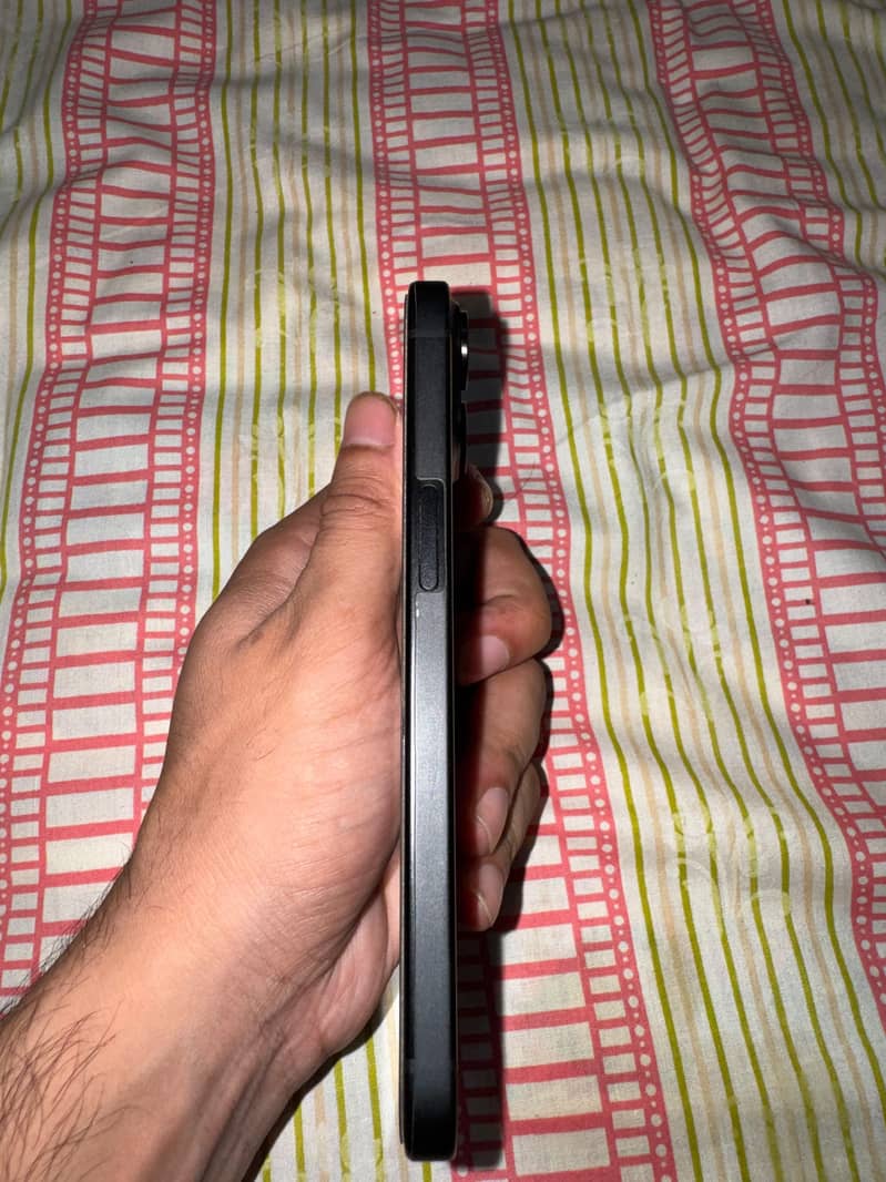 Apple iPhone 15 3
