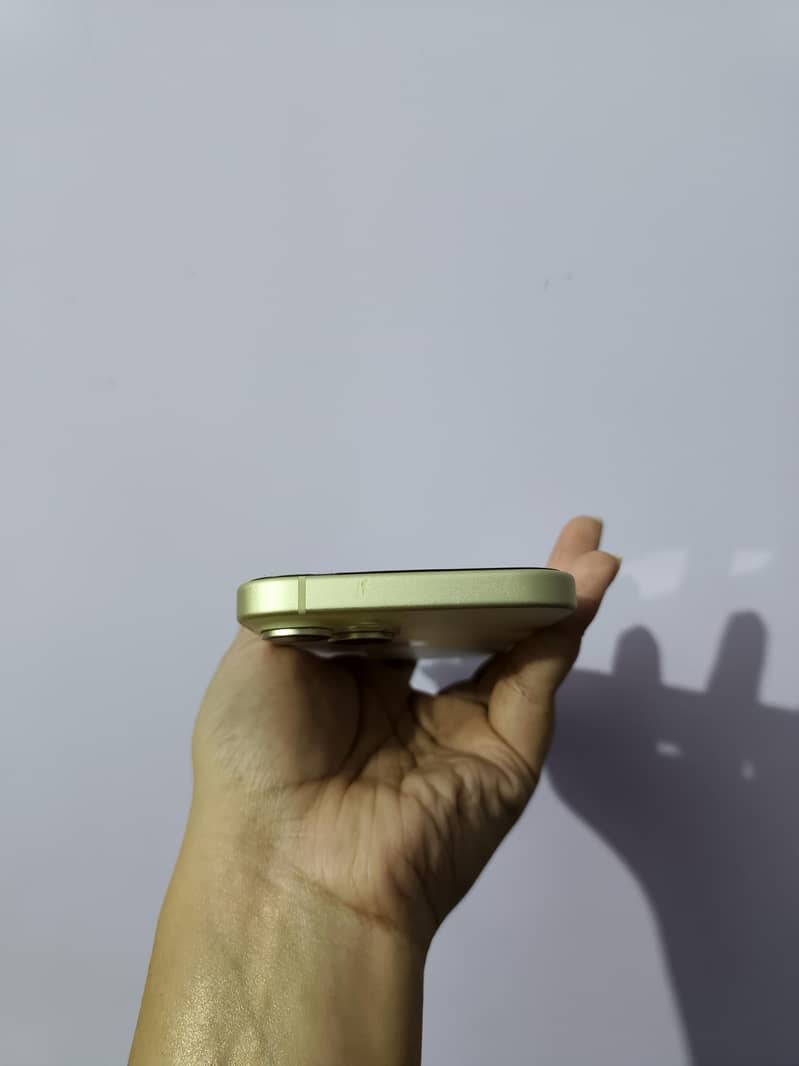 Apple iPhone 15 5