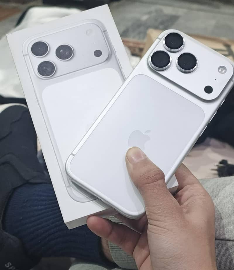 Apple iPhone 17 Pro 0