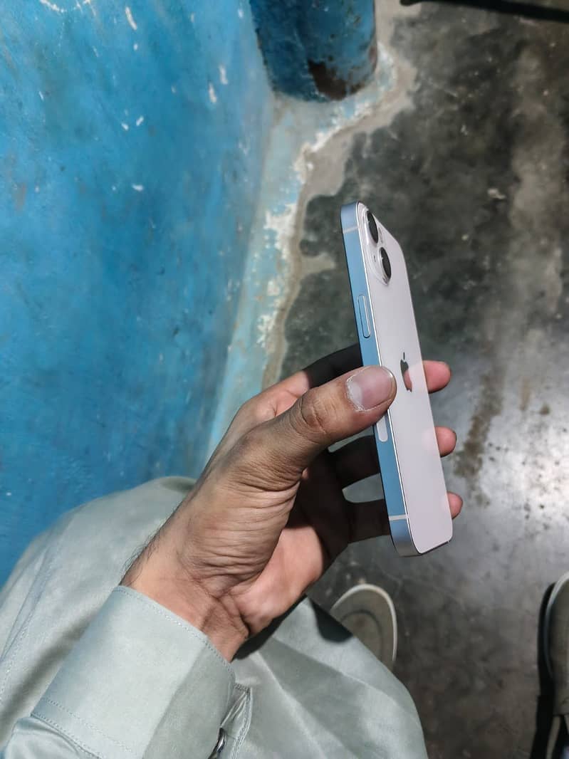 Apple iPhone 13 3