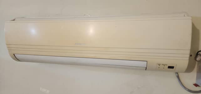 Split AC non Inverter for sale 1.5 Ton