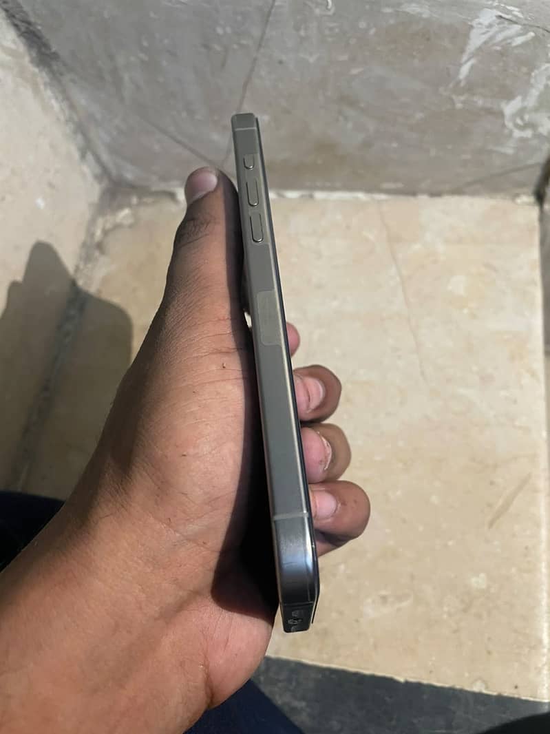 Apple iPhone 15 Pro Max 1