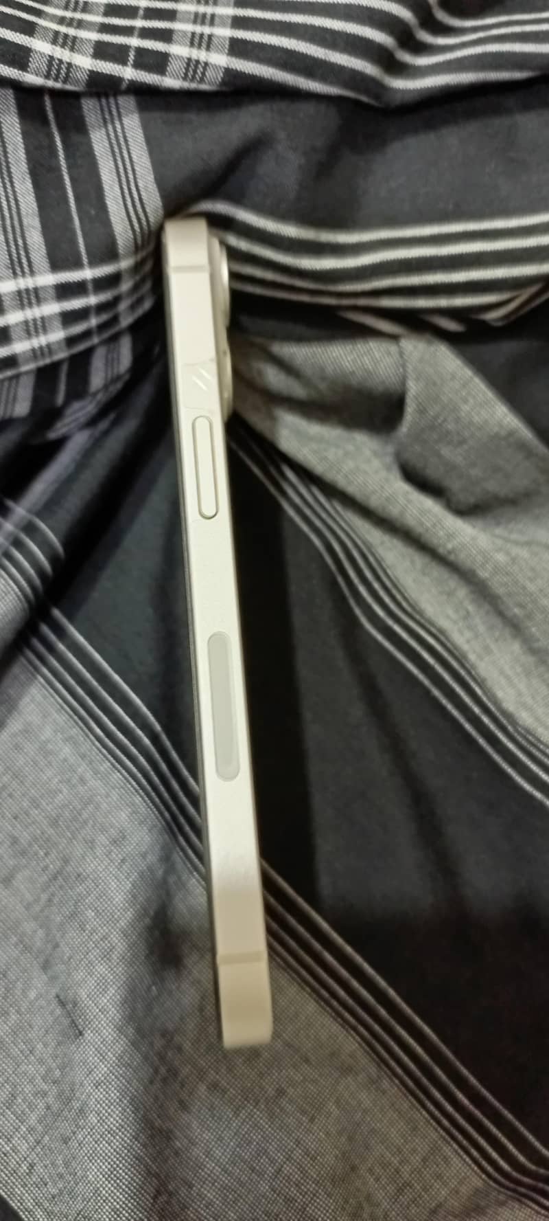 Apple iPhone 14 4