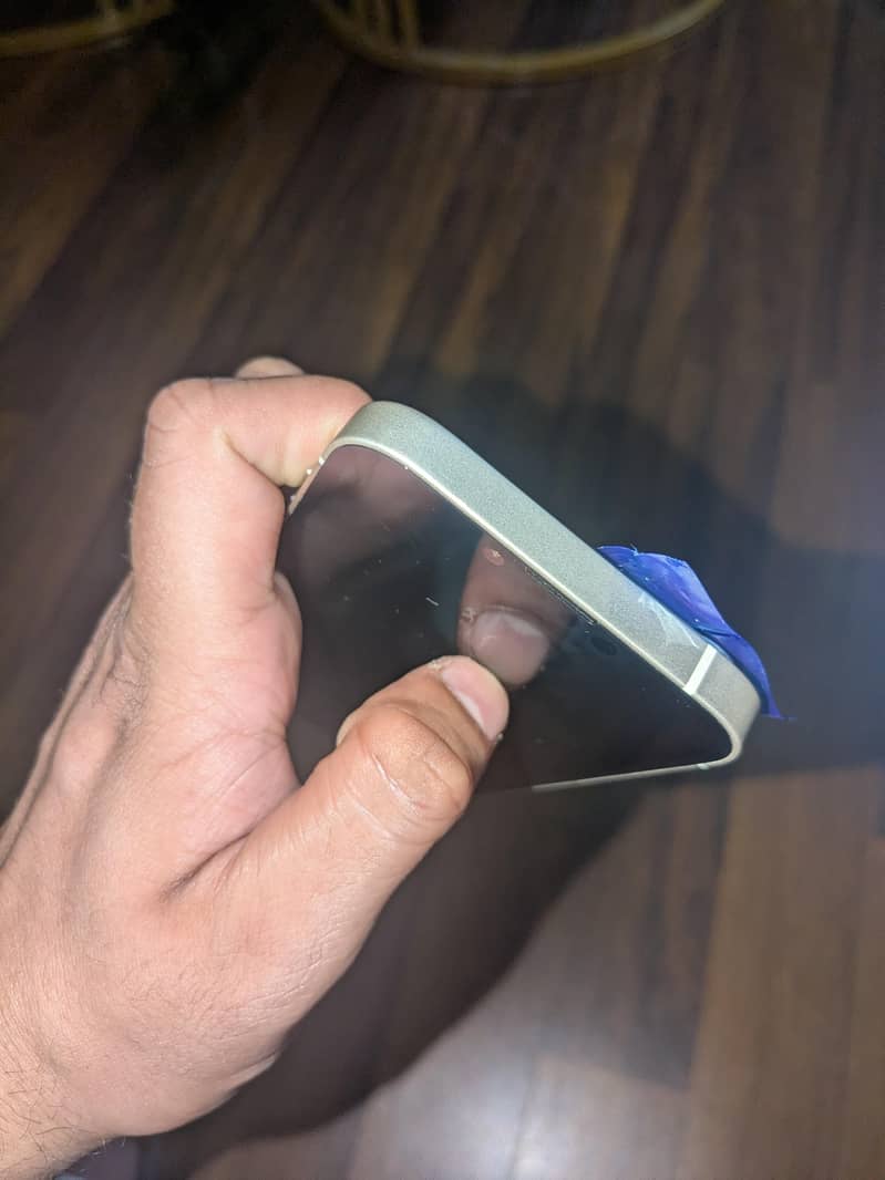Apple iPhone 14 3