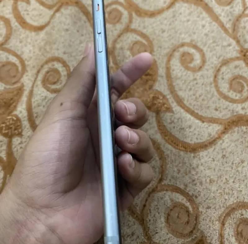 Apple iPhone 6S Plus 2