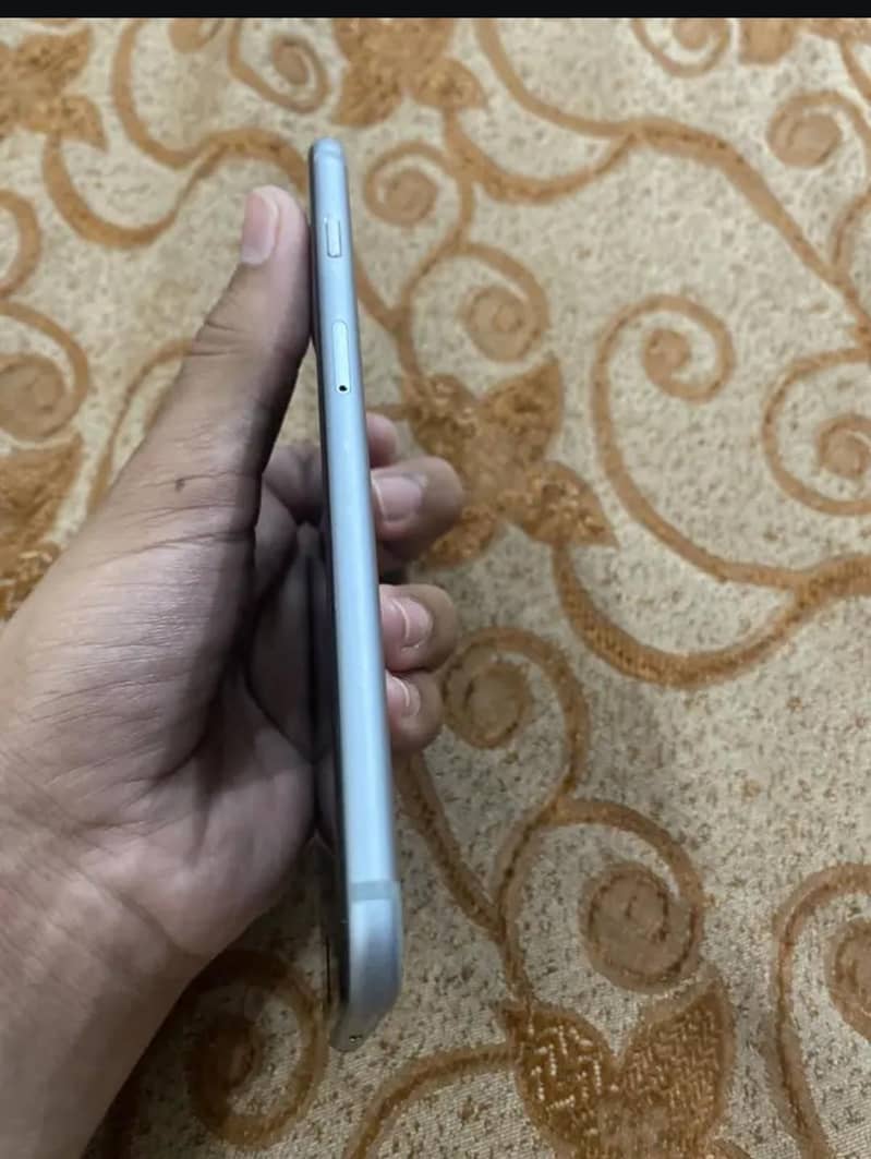 Apple iPhone 6S Plus 4