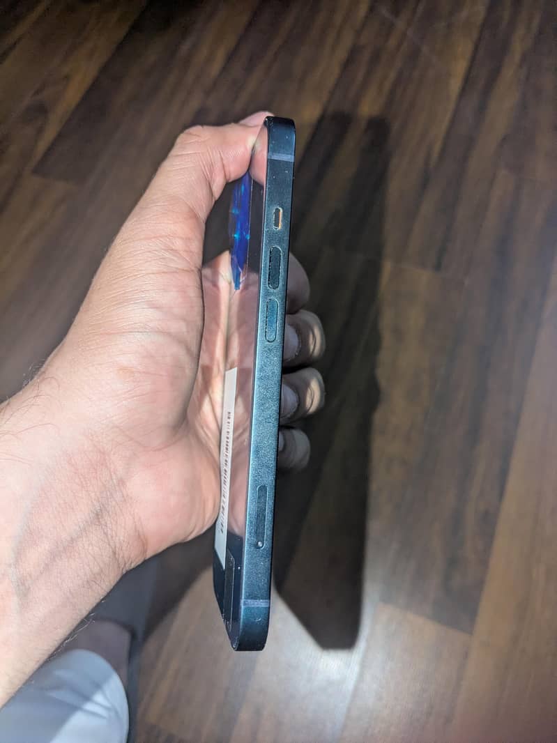 Apple iPhone 13 3