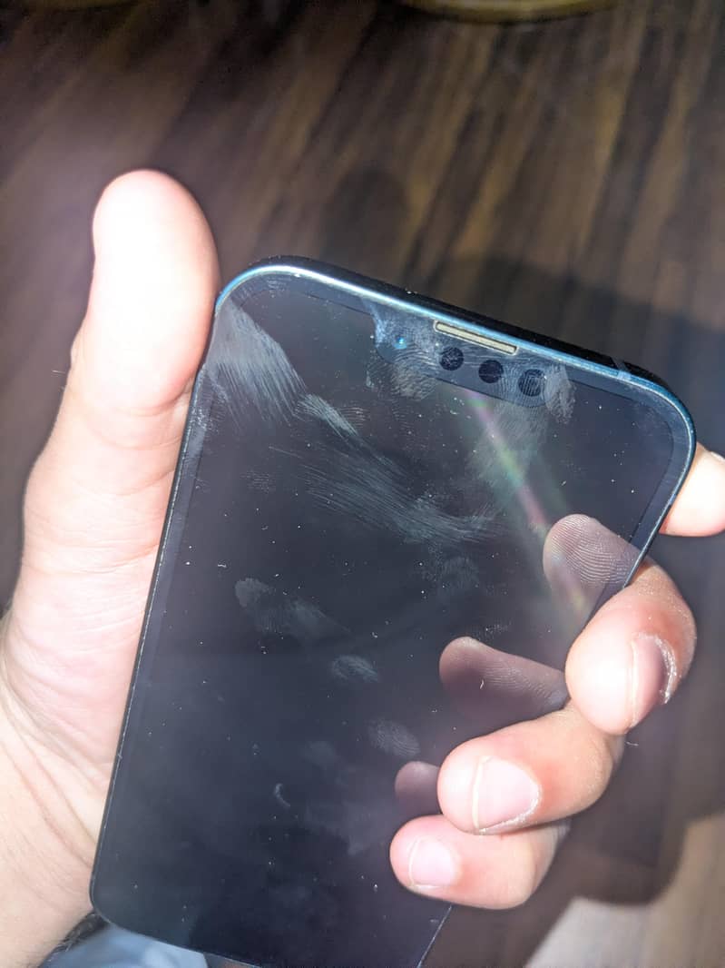Apple iPhone 13 5