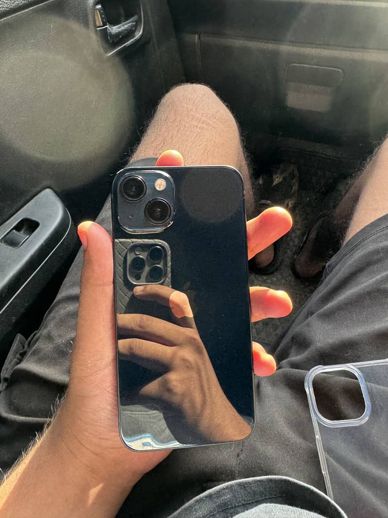 Apple iPhone 13 0