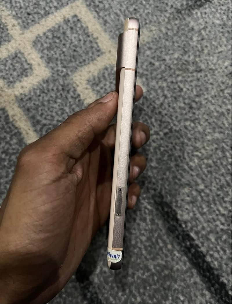 Google Pixel 8 4