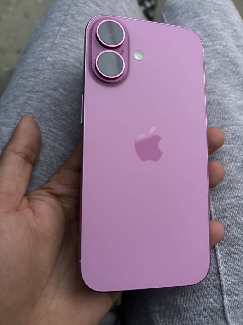 Apple iPhone 16 0