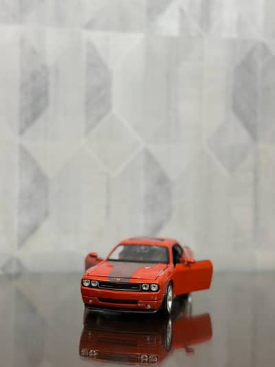 maisto 1:18 scale dicast car