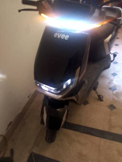 Title: new condition, new tyre, new mirrors, without battery