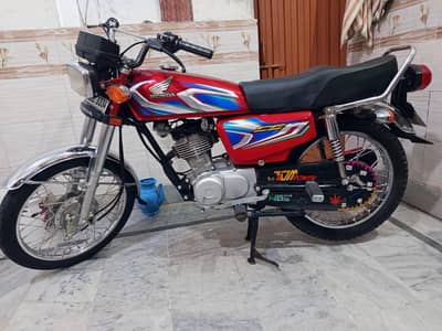 Honda 125 good condition with biometric pakka 22 model he
