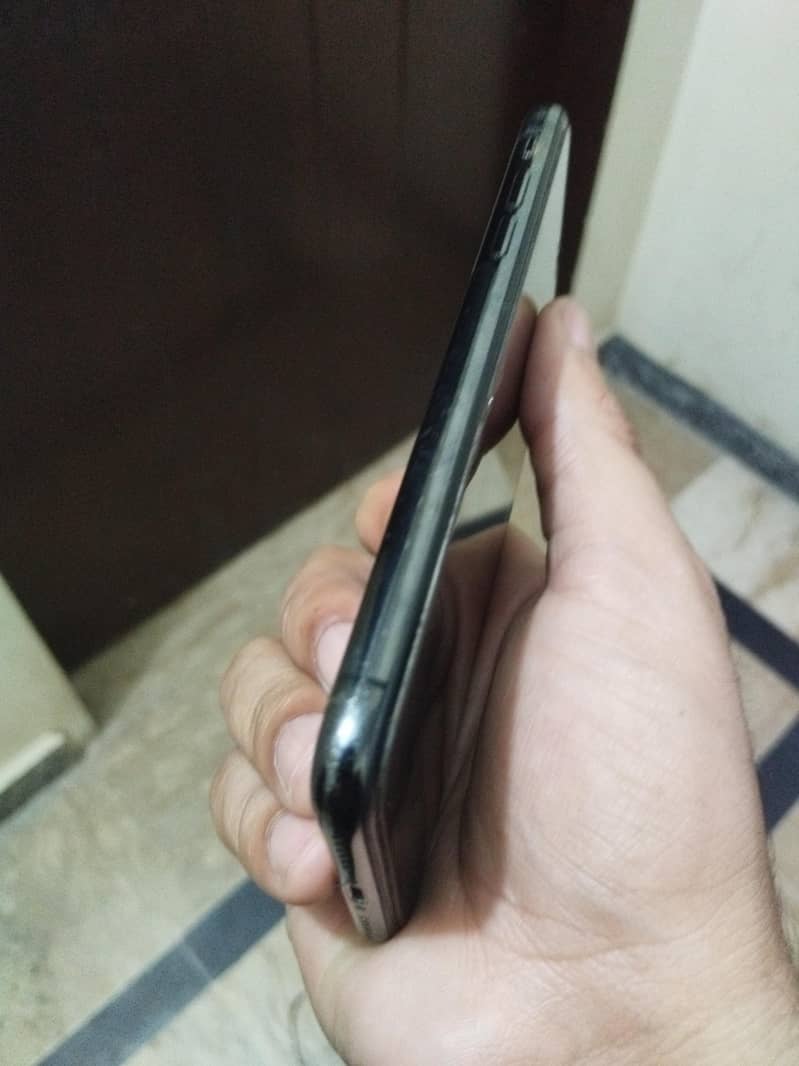 Apple iPhone X 3
