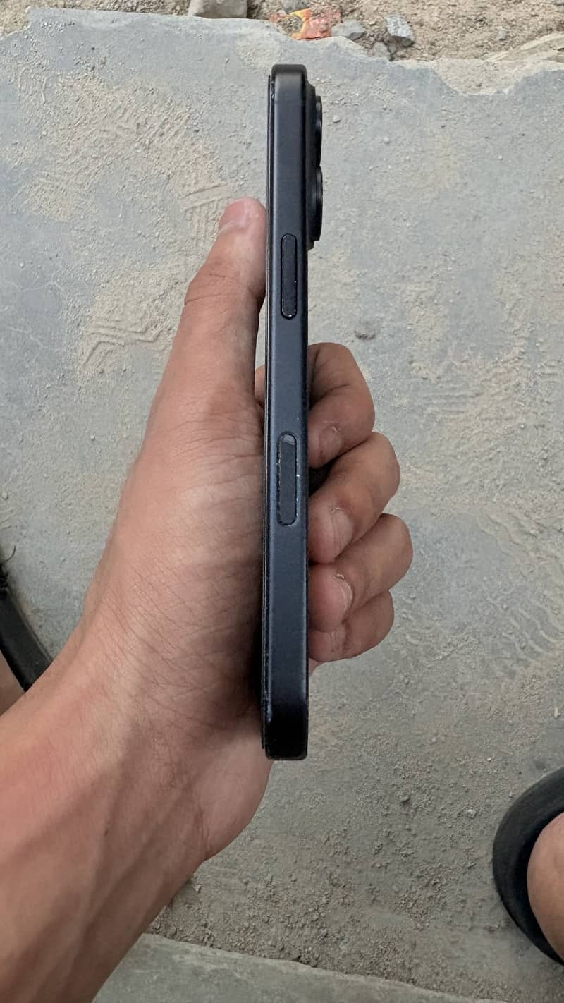 Apple iPhone 16 5