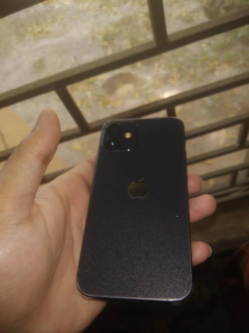 Apple iPhone 12 mini 0