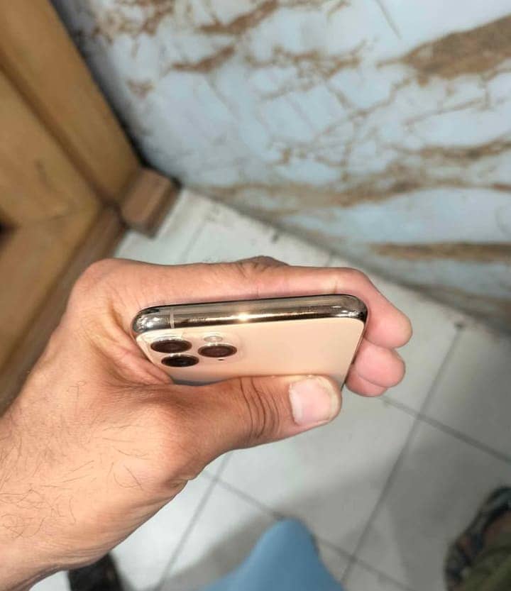 Apple iPhone 11 Pro 0