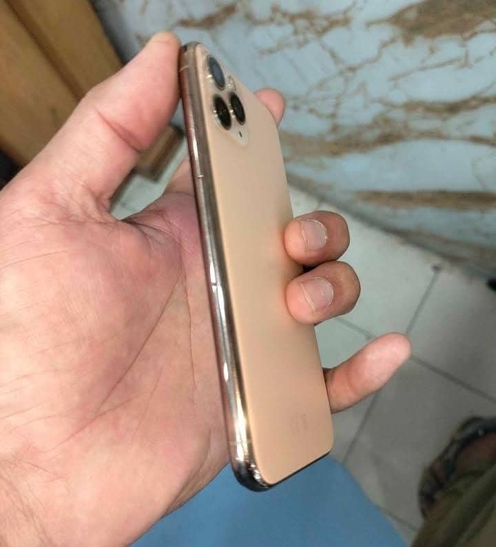 Apple iPhone 11 Pro 3