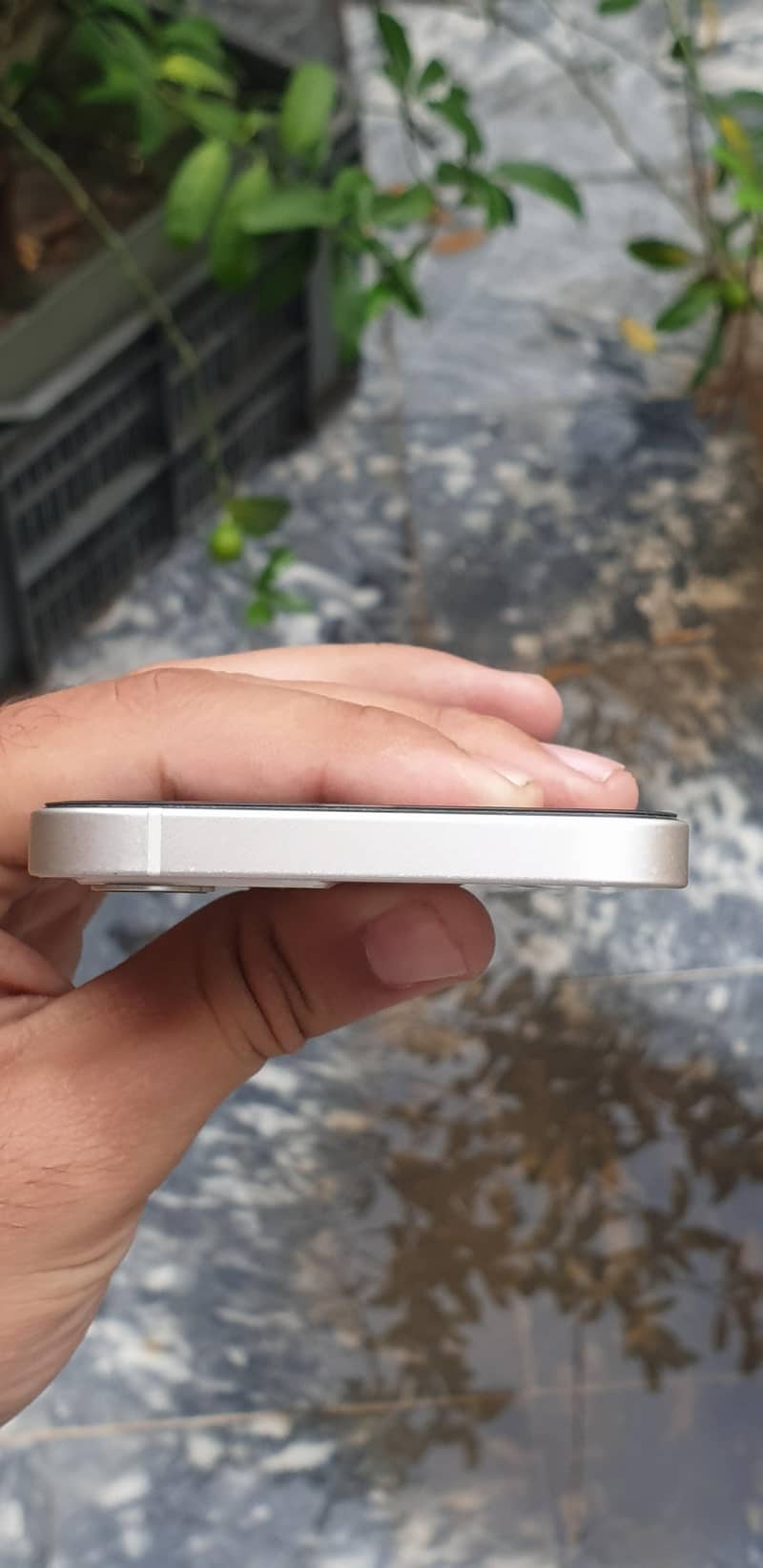 Apple iPhone 12 4