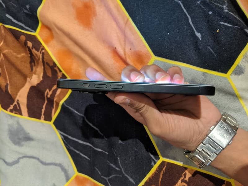 iPhone 15 Pro with box 3
