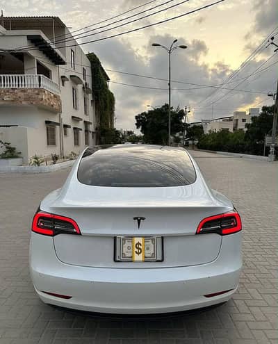 Tesla model 3 & BMW M3 F80