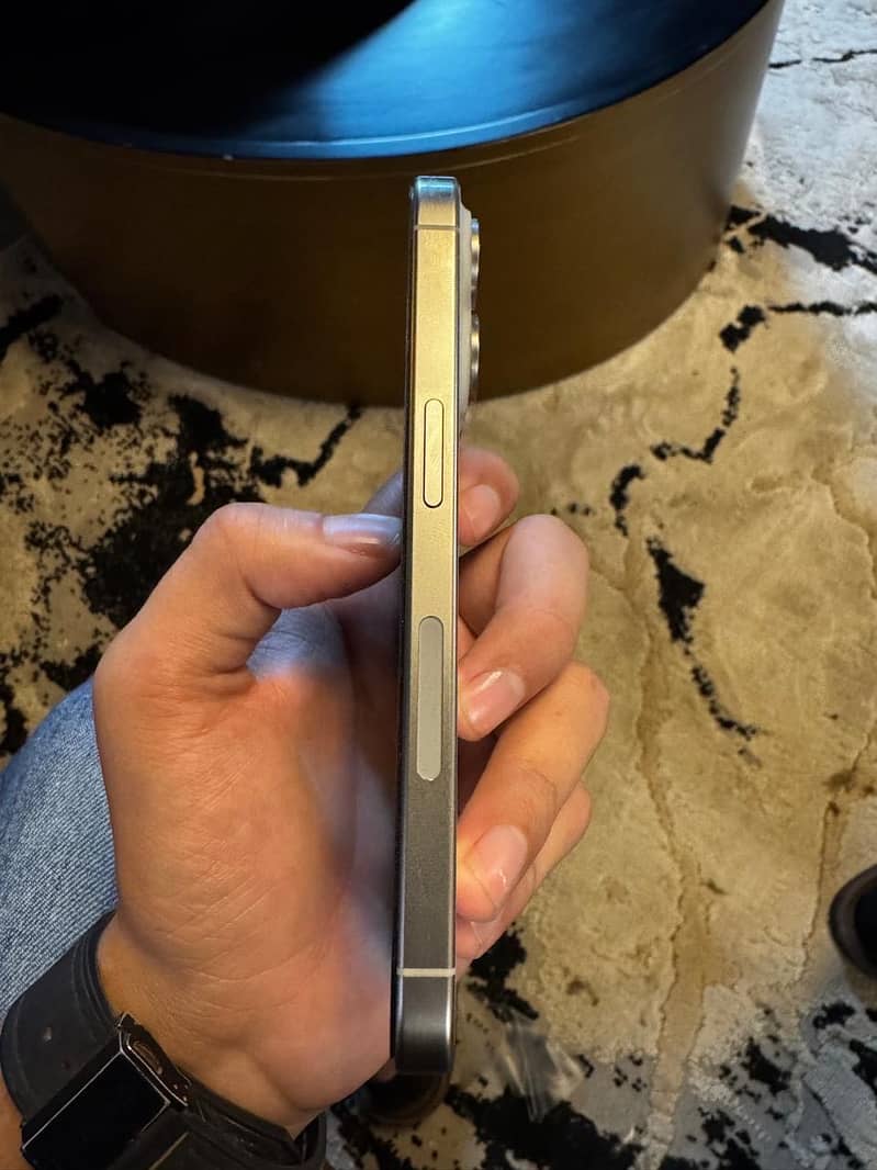 Apple iPhone 15 Pro 1