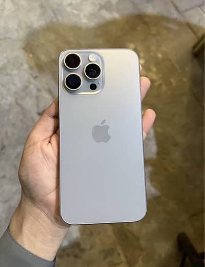I phone 15 pro max mdm water pack