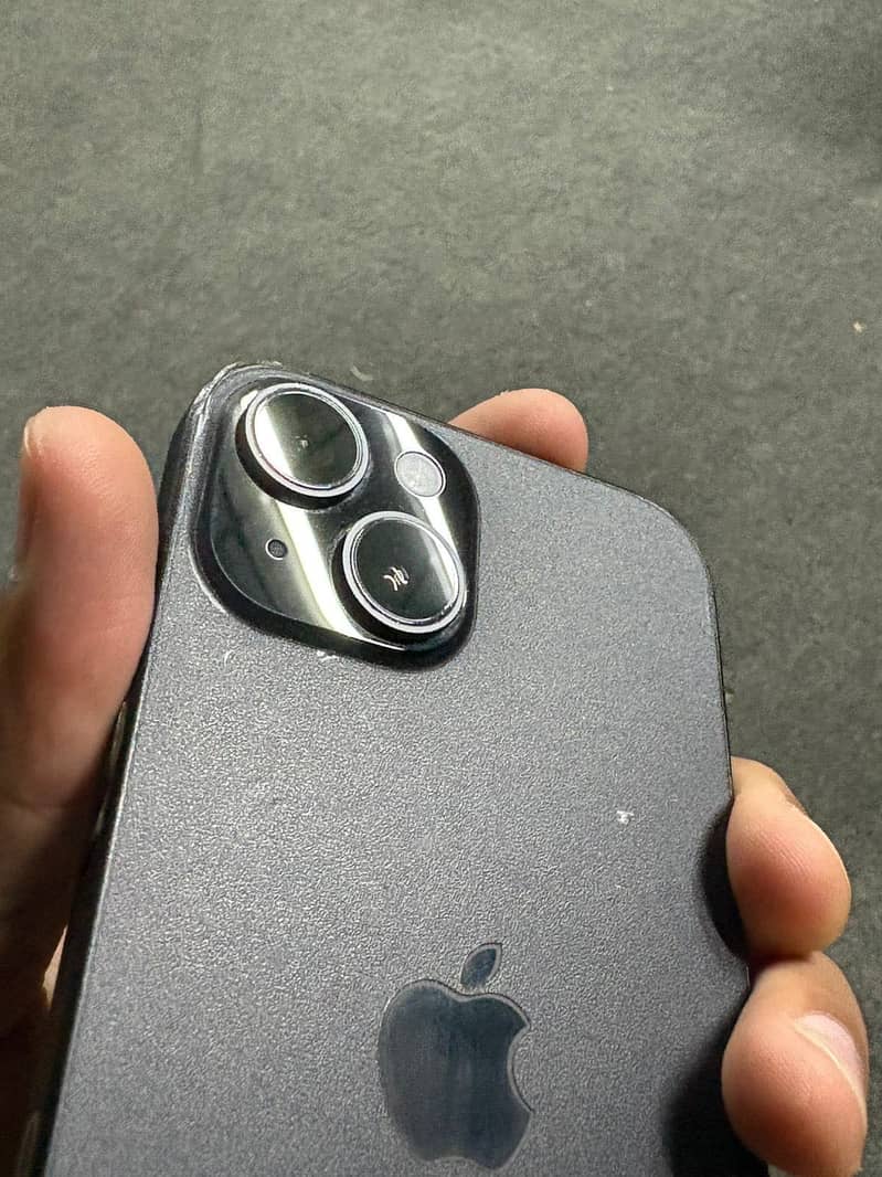 iPhone 15 3