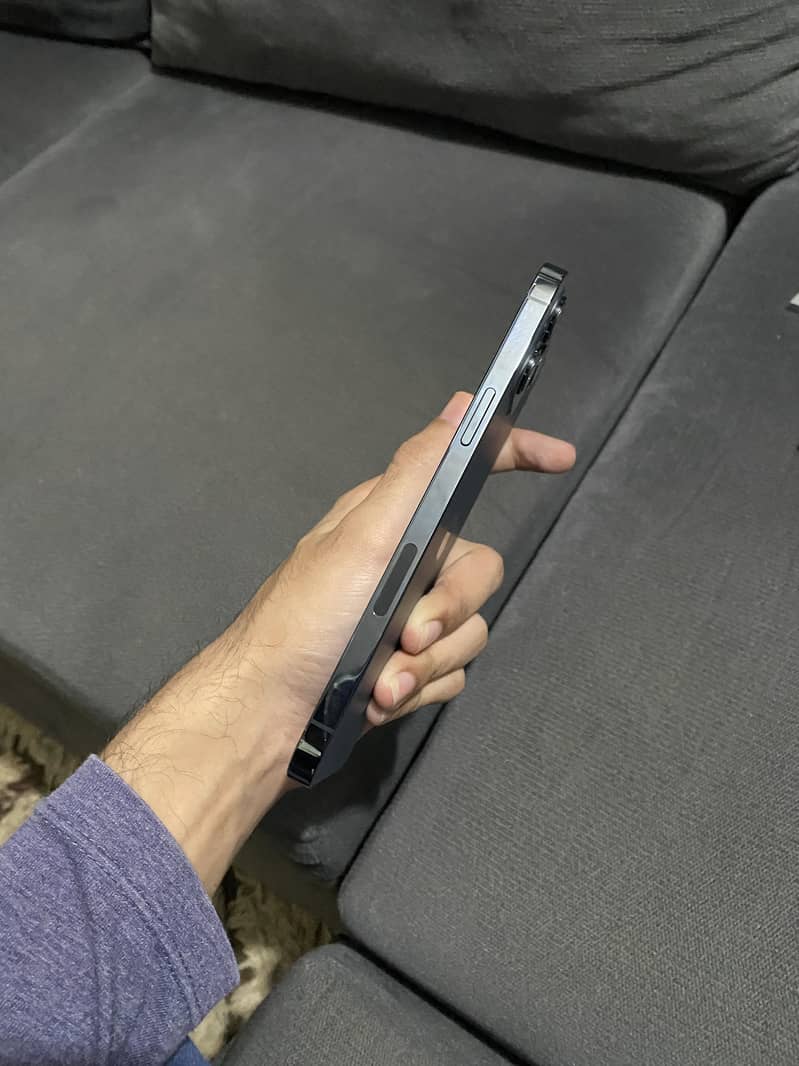 Apple iPhone 12 Pro Max 2