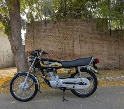 Honda 125 selaf stat black golden