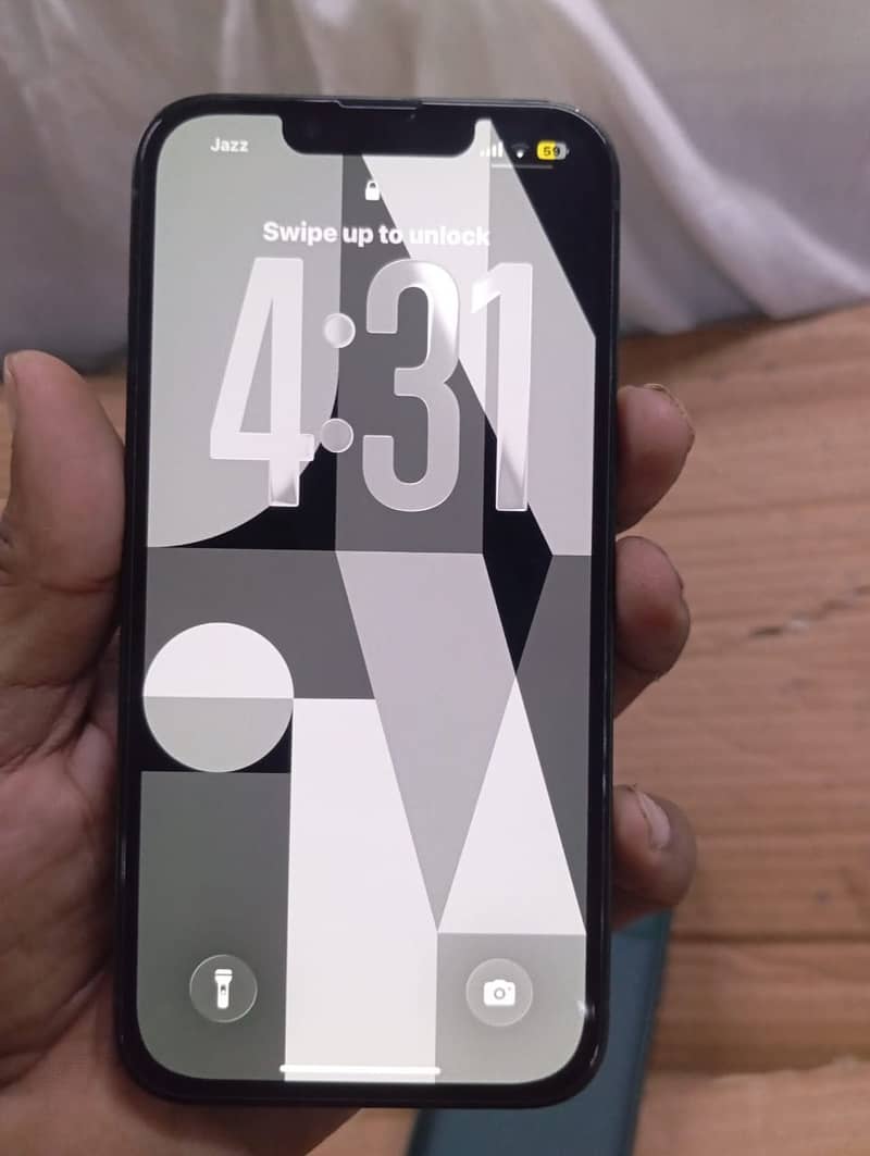 Apple iPhone 13 1