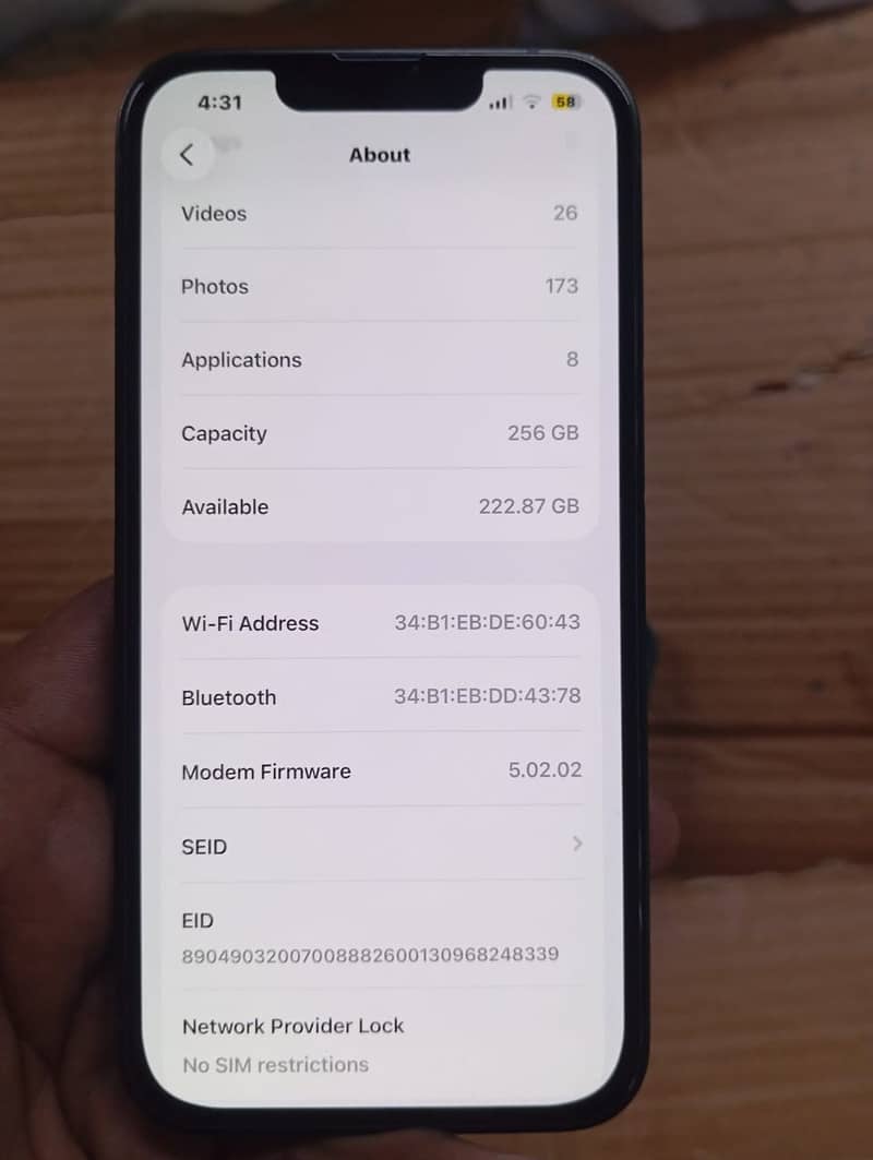 Apple iPhone 13 4