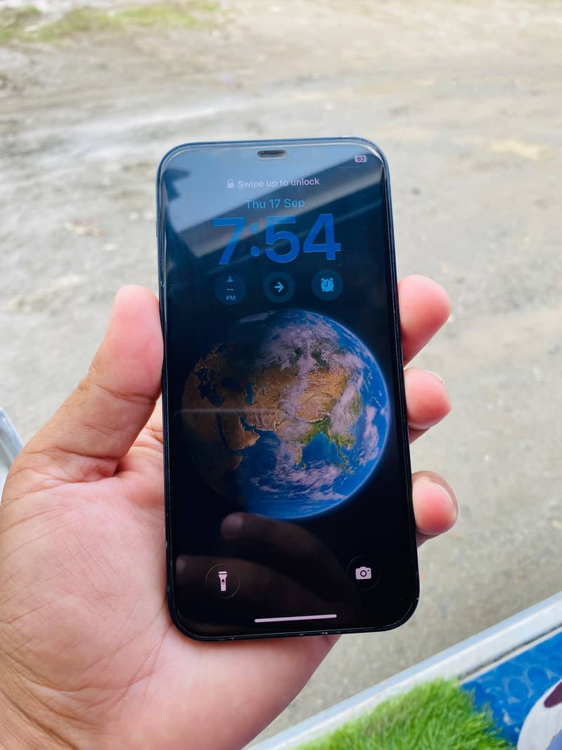 Apple iPhone 12 1