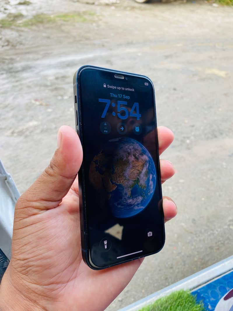 Apple iPhone 12 7