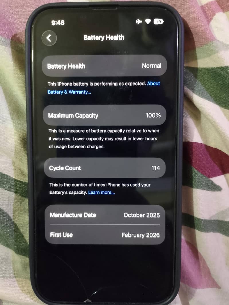 Apple iPhone 16e 4