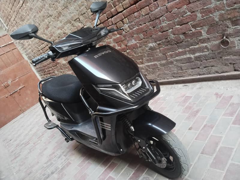 revoo c32 6